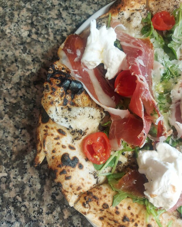 Panuozzo au jambon cru et burrata